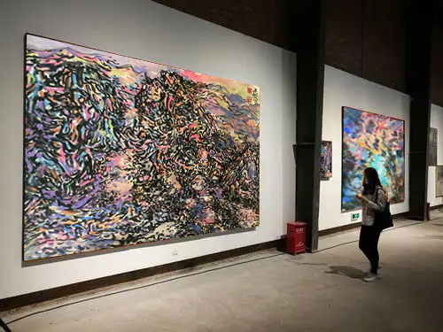 Lu Guanyu (Muran Gong) – Chinese contemporary artist, founder of the Fantasy-Color Freehand ink painting style, creator of the "Boundless Fantasy" exhibition series.A bridge connecting the classical and the contemporary