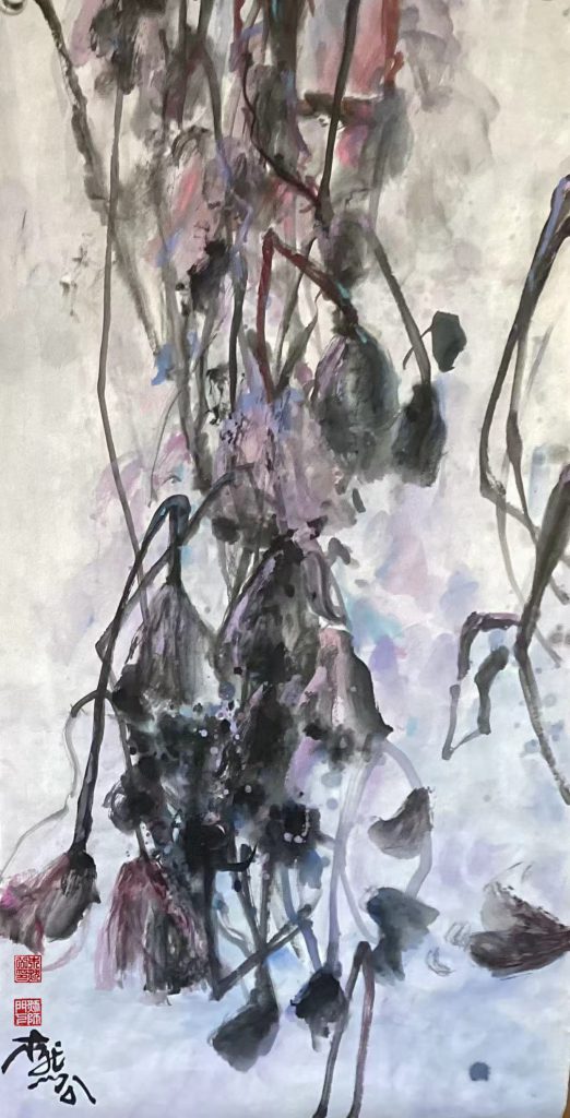 Light Pink and Cobalt Blue – A Fantasy-Color Freehand landscape painting by Mu Rangong (Lu Guanyu). This work delves into the spiritual dialogue between ink and vibrant color. Mu Rangong is a Chinese contemporary artist, founder of the Fantasy-Color Freehand ink painting style, and creator of the “Boundless Fantasy” exhibition series.